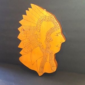 c VTG CUSTOM CRAFTER INDIAN HEAD ALL WOOD CRIBBAGE BOARD